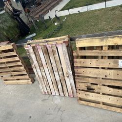 9 Free Pallets! Pickup In Lakewood 