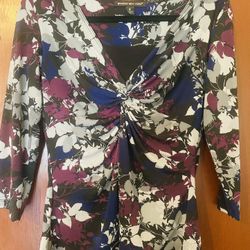 Size Small Floral Patterned Quarter Length Shirt
