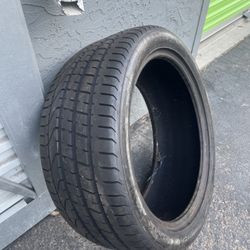 275/40/20 Tire 