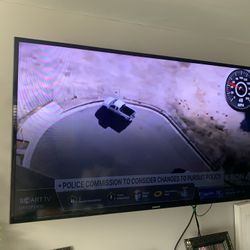 Samsung TV  65 Inchs.