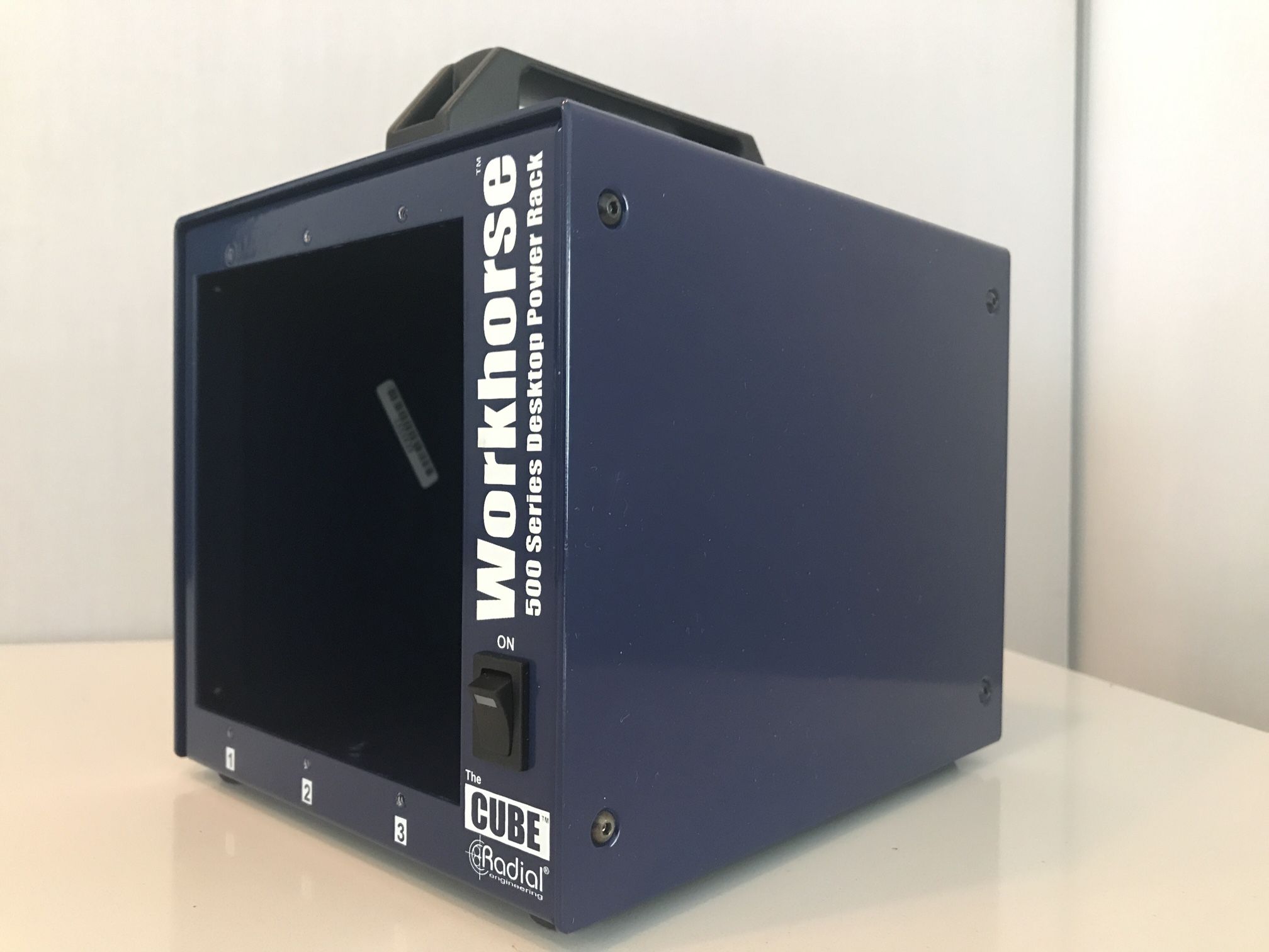 Radial Workhorse Cube 3-slot 500 Series Desktop Chassis
