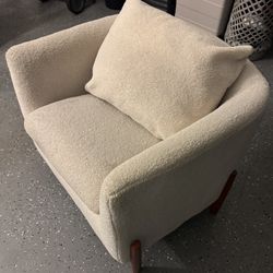 Boucle Chair 