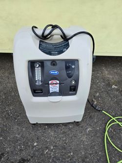 Invacare Perfecto2 concentrator.
Powers on and runs.
Clean condition. Sold as pictured.
Local pickup only.