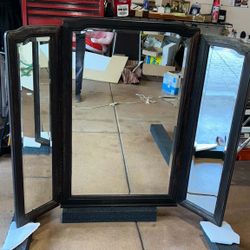 THOMASVILLE EMBASSY TRIFOLD MIRROR 19-044