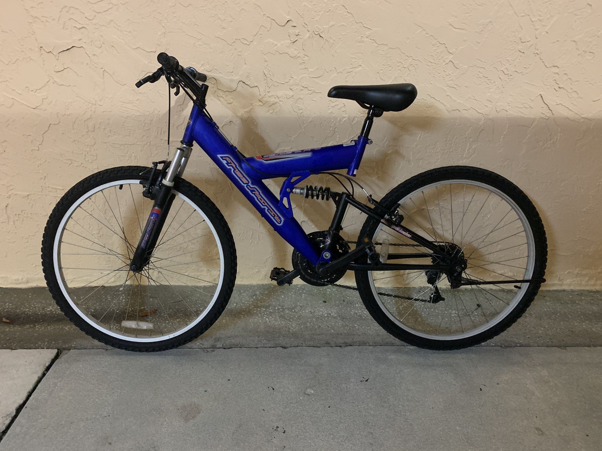 BICYCLE FREE SPIRIT 21 SPEED EXCELLENT CONDITION