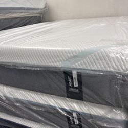 Tempurpedic Adapt Medium Queen Mattress