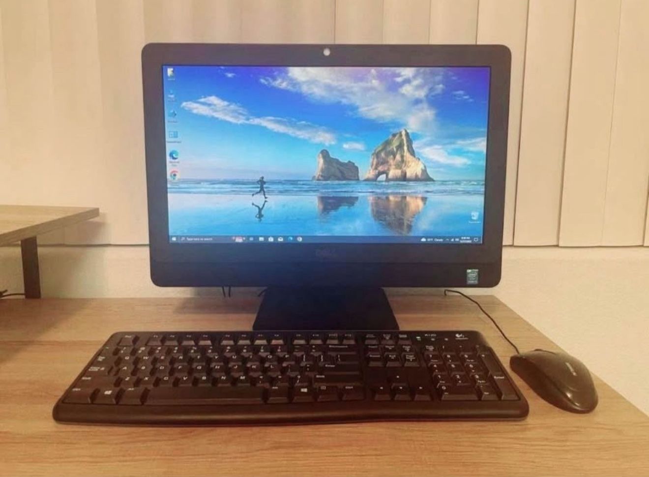 Dell All-In-One Computer - i5 3.0GHz - 16GB RAM - 240GB SSD - Windows 11 Pro