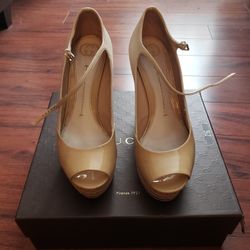 Gucci Open Toe Platform Sandals, Size 40