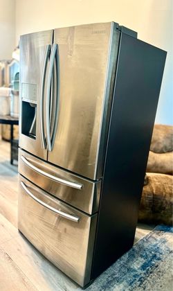 Samsung 24 cu. ft. Counter Depth 4-Door Refrigerator with FlexZone™ Drawer