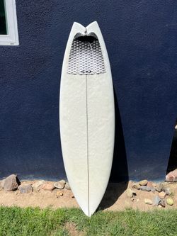 AH Vessels 5’7 2+1 surfboard