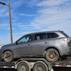 2014 Mitsubishi Outlander Parts Or Complete $1100