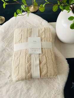 Threshold knit throw blanket-new