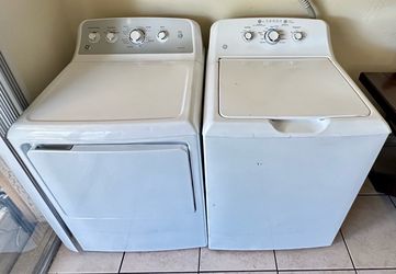 GE washer & electric dryer Lavadora y secadora electrica set