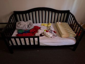 Toddler bed