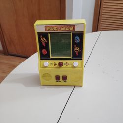 Retro 90s Pac-Man 
