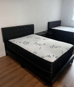Full Size Bed + BoxSpring + Mattress / Camas Tamaño Full + Box + Colchón