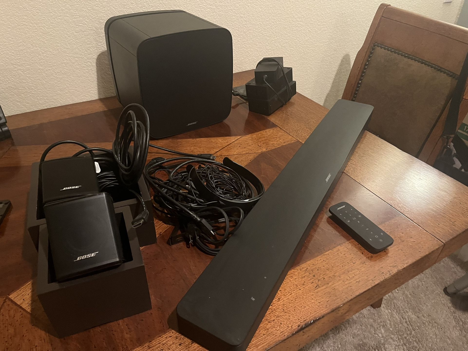 Bose Soundbar 500 W/ Bass Cannon And Surround Speakers