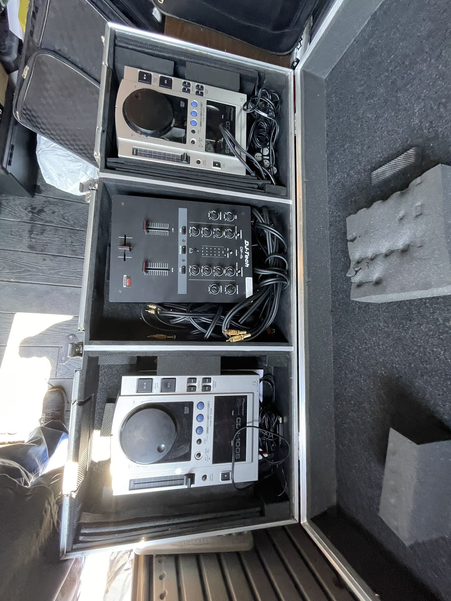 DJ Mixer With 2 CD Player $150 OBO