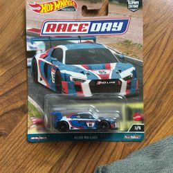 Hot Wheels Premium Race Day Audi R8 LMS