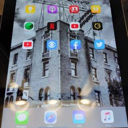 Apple IPAD 4 Mint Condition 