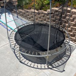Childrens 7 Foot Trampoline With Net – Damaged