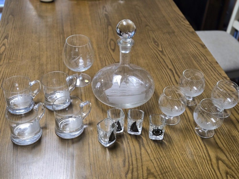1970's Romania Etched Glass Crystal Set