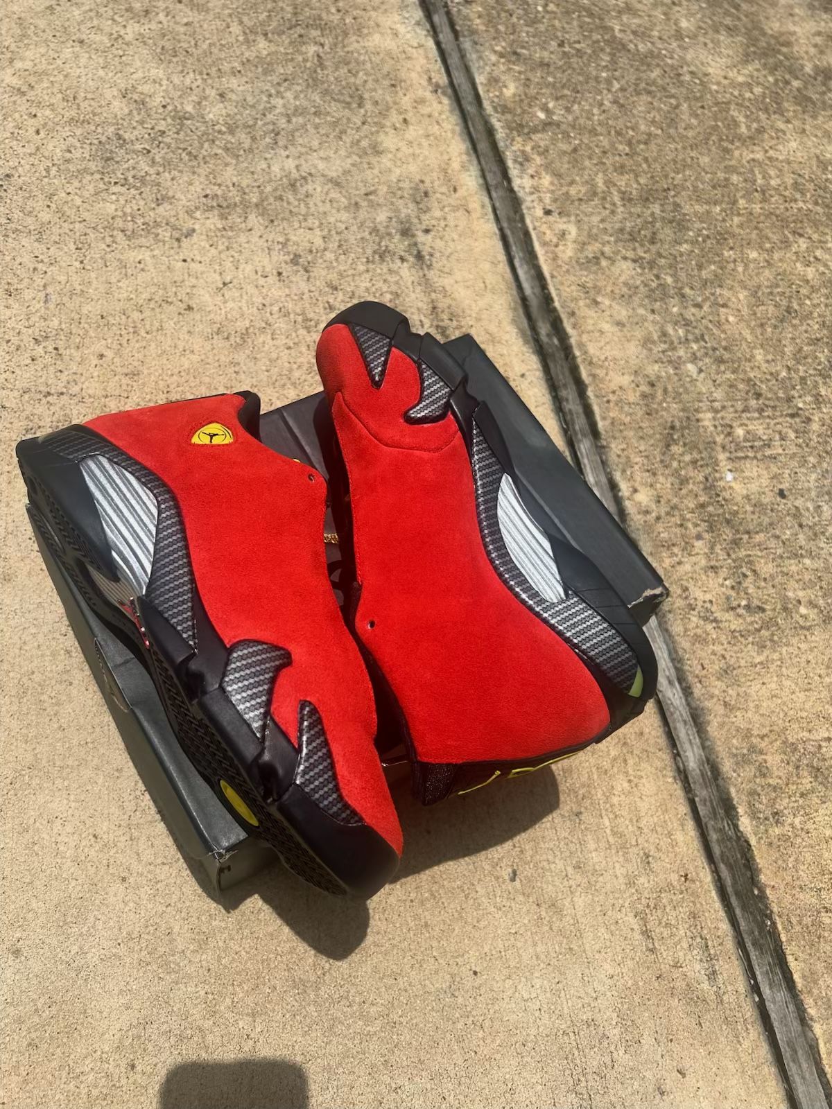 Retro Jordan 14 ‘Ferrari’