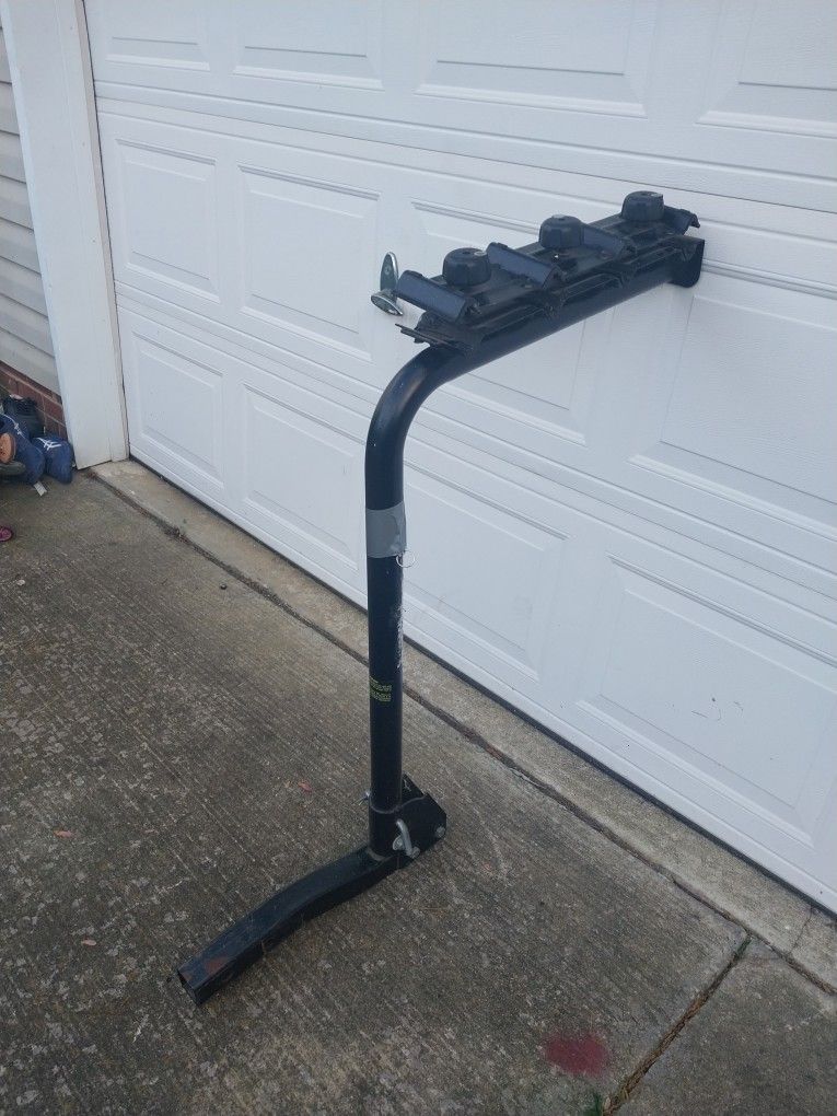 Bike Rack Hitch Mount  4 Bike Hold Great Condition 