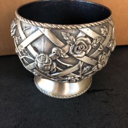 Vintage Pewter Finish Flower Pedestal Vase Trellis Climbing Rose Silver Tone 3 1/2”x  3 1/2”