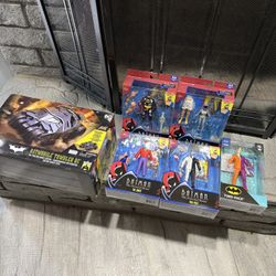 Brand new Batman action figures set and RC car. The set sells for more than I’m asking on other sites. Great gift for collectors 
