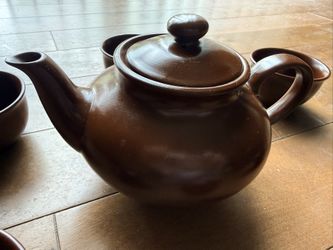 Chinese Clay Tea Pot Set with 6 Tea Cups (unused mint condition)