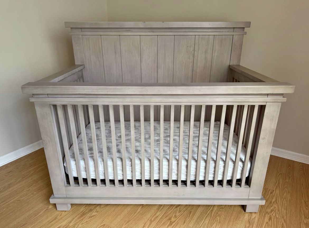 Soho Baby Crib And Dresser