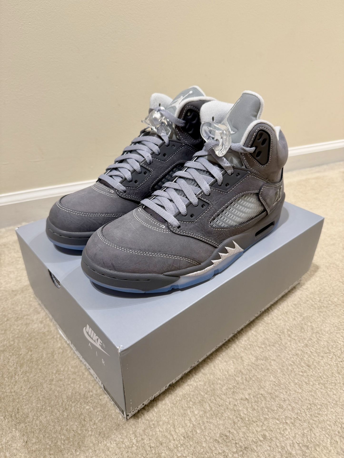 DS Air Jordan 5 “Wolf Grey” Size 9