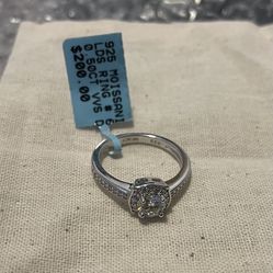 Ladies Size 6 Moissanite 925 Silver Ring 