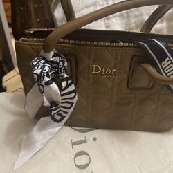 New Purse  It Comes Strap 