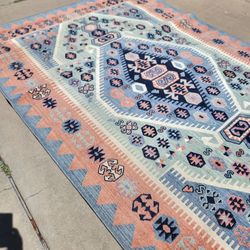 Beautiful 7 by 10 rug
