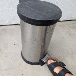 Mini Trash Can