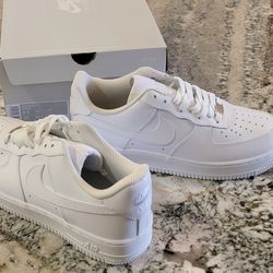 Nike air force 1s size 8.5
