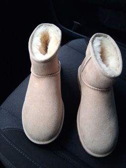 Brand new UGGS! Never worn paid $170+