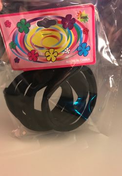 Hair tie