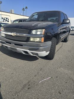 2004 CHEVY AVALANCH STRONG 