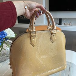 Louis Vuitton Alma PM Handbag LV 