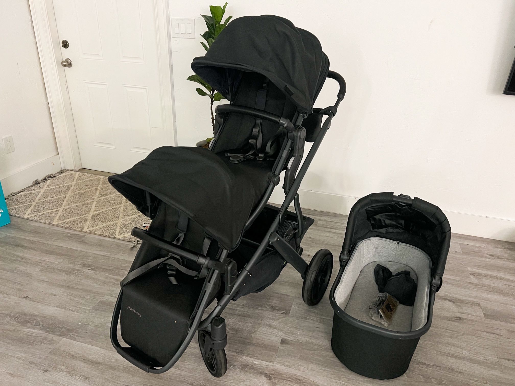 Uppa baby vista Double Stroller 2021 With bassinet