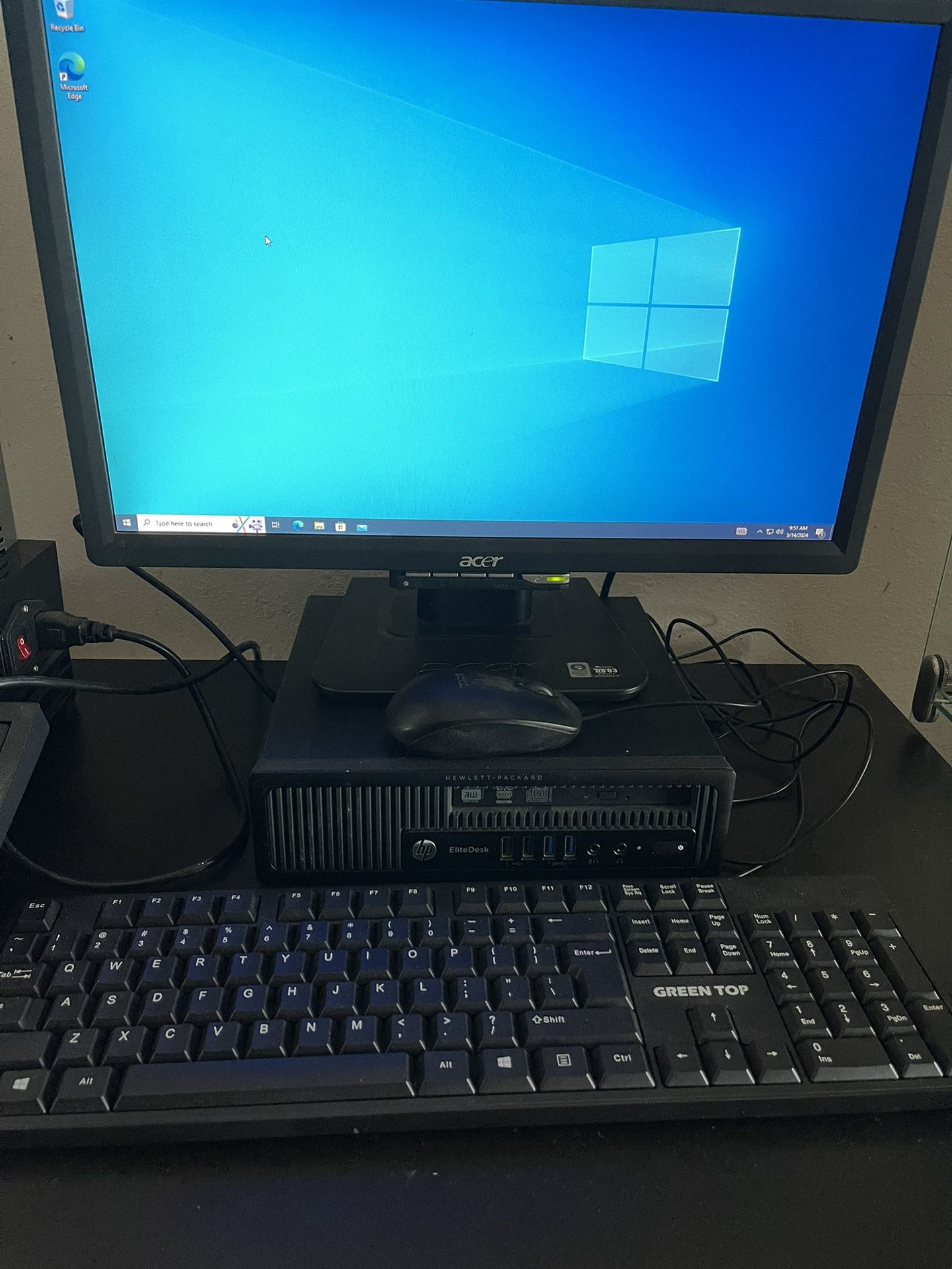 HP MINI DESKTOP(acer Monitor, Mouse, Keyboard Include)