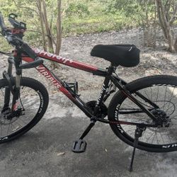 Viribus 26in, 24 Speed Mountain Bike Like New