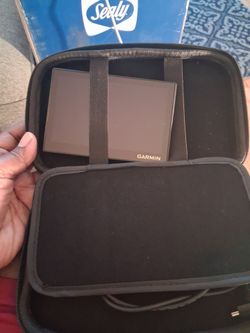 Garmin GPS Navigator with Carry Case