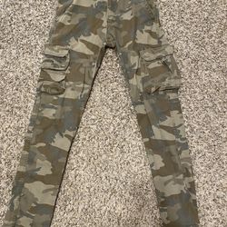 women’s camo cargo pants