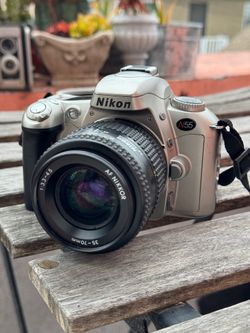 Vintage Nikon N55 - 35mm film camera