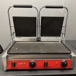 Avantco PG400 Commercial Dual Panini Sandwich Grill