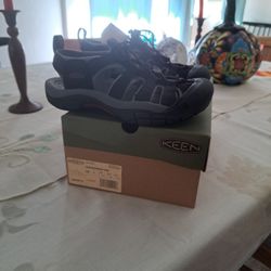 Keen Women Shoe US 7 Newport H2